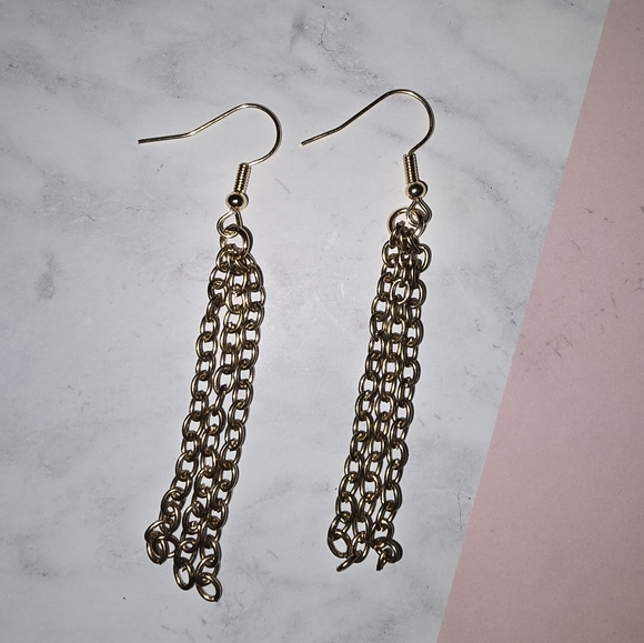 paparazzi Jewelry - Gold Tassell Chain Dangle Earrings